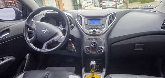 HYUNDAI-HB20S-2015