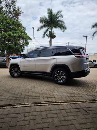 JEEP-COMMANDER-2022