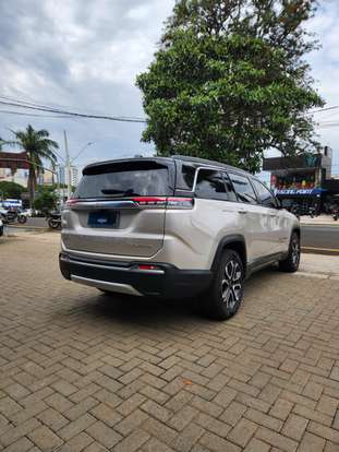 JEEP-COMMANDER-2022