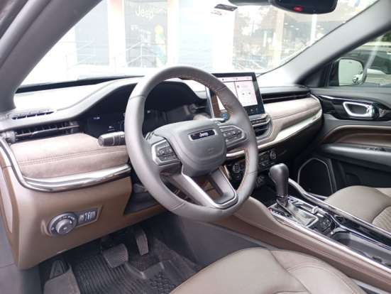 JEEP-COMMANDER-2024