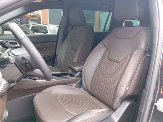 JEEP-COMMANDER-2024