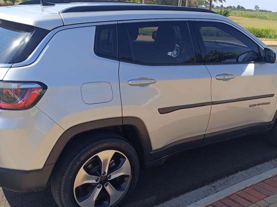 JEEP-COMPASS-2.0 16V DIESEL LONGITUDE 4X4 AUTOMÁTICO JEEP-COMPASS-2017