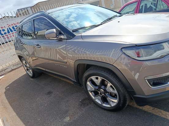 JEEP-COMPASS-2.0 16V FLEX LIMITED AUTOMÁTICO JEEP-COMPASS-2018