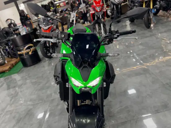 KAWASAKI-Z900-2026