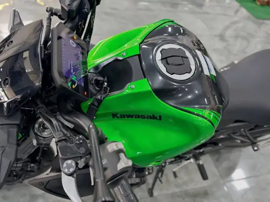 KAWASAKI-Z900-2026