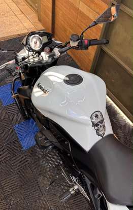 KAWASAKI-Z-750-2012
