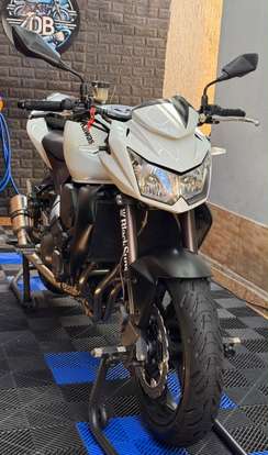 KAWASAKI-Z-750-2012
