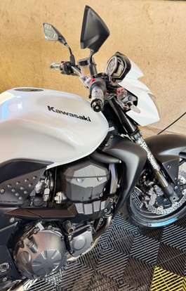 KAWASAKI-Z-750-2012
