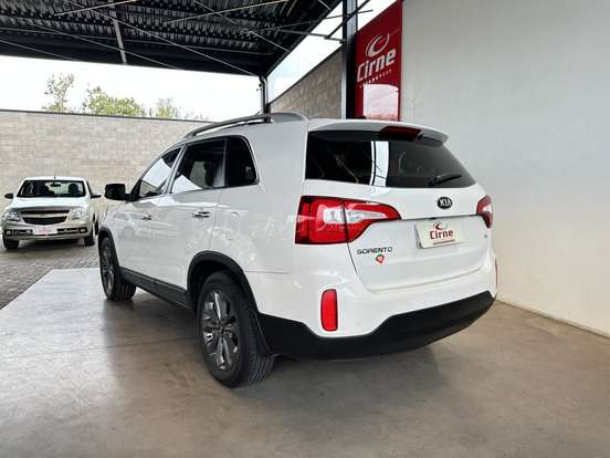 KIA-SORENTO-3.5 S.670 V6 4X4 24V GASOLINA 4P AUTOMÁTICO KIA-SORENTO-2014
