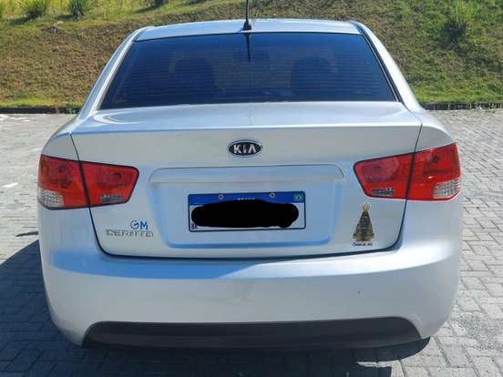 KIA-CERATO-1.6 EX2 SEDAN 16V GASOLINA 4P MANUAL KIA-CERATO-2010