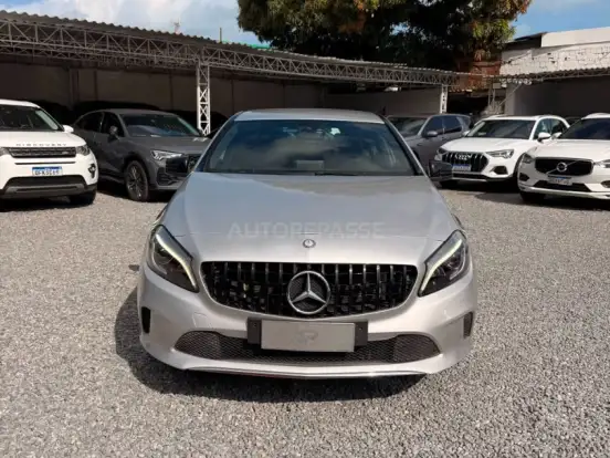 MERCEDES-BENZ-A 200-1.6 TURBO 16V FLEX 4P AUTOMÁTICO MERCEDES-BENZ-A 200-2014