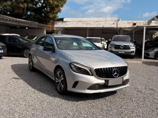 MERCEDES-BENZ-A 200-1.6 TURBO 16V FLEX 4P AUTOMÁTICO MERCEDES-BENZ-A 200-2014