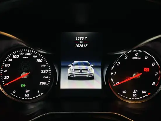 MERCEDES-BENZ-C 180-1.6 CGI AVANTGARDE 16V TURBO GASOLINA 4P AUTOMÁTICO MERCEDES-BENZ-C 180-2015