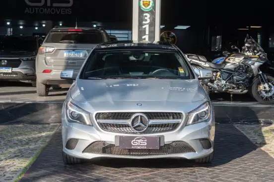 MERCEDES-BENZ-CLA 200-2014