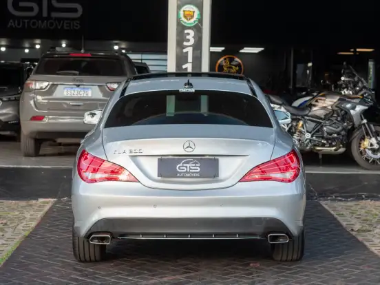 MERCEDES-BENZ-CLA 200-1.6 VISION 16V GASOLINA 4P AUTOMÁTICO MERCEDES-BENZ-CLA 200-2014