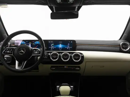MERCEDES-BENZ-CLA 250-2.0 CGI GASOLINA 7G-DCT MERCEDES-BENZ-CLA 250-2022
