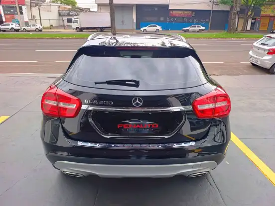 MERCEDES-BENZ-GLA 200-2017