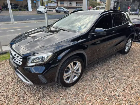 MERCEDES-BENZ-GLA 200-2019