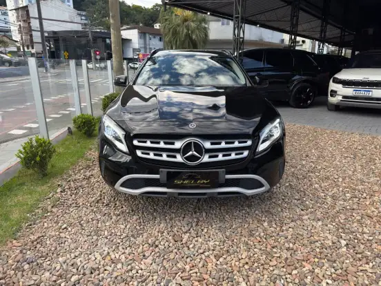 MERCEDES-BENZ-GLA 200-2019