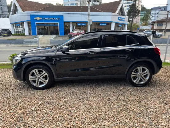 MERCEDES-BENZ-GLA 200-2019