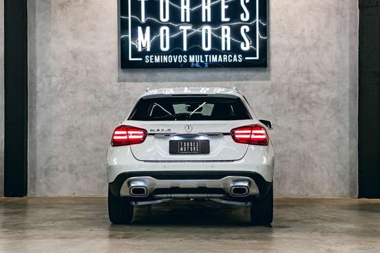 MERCEDES-BENZ-GLA 200-1.6 CGI FLEX ADVANCE 7G-DCT MERCEDES-BENZ-GLA 200-2017