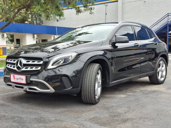 MERCEDES-BENZ GLA 200 1.6 CGI FLEX ENDURO 7G-DCT