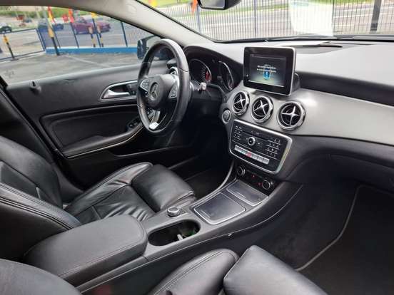 MERCEDES-BENZ-GLA 200-2017