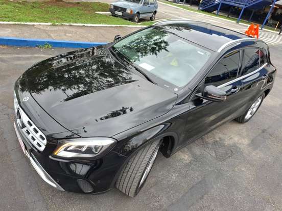 MERCEDES-BENZ-GLA 200-2017