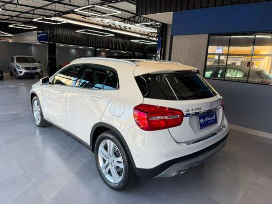 MERCEDES-BENZ-GLA 250-2016