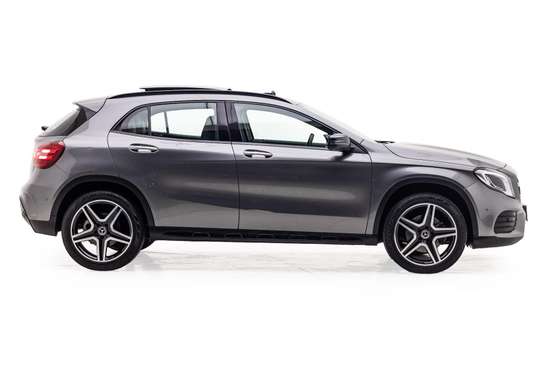 MERCEDES-BENZ-GLA 250-2020