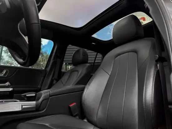 MERCEDES-BENZ-GLB 200-2020