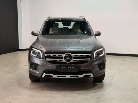 MERCEDES-BENZ-GLB 200-2022