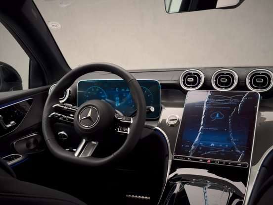MERCEDES-BENZ-GLC 300-2025