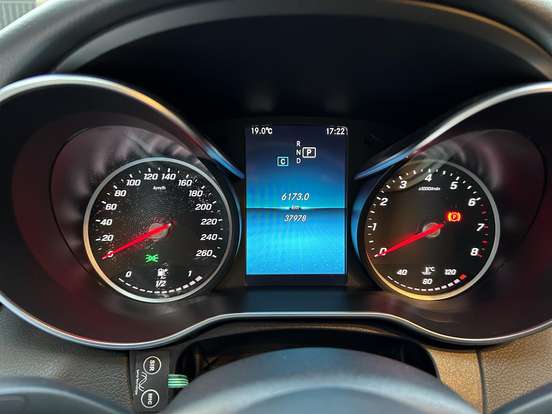 MERCEDES-BENZ-C 180-2019