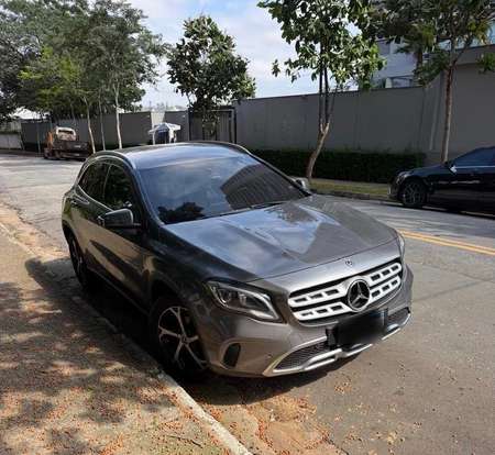 MERCEDES-BENZ-GLA 200-2019