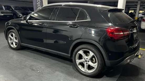 MERCEDES-BENZ-GLA 200-2019