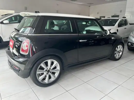 MINI-COOPER-1.6 COUPÉ JOHN COOPER WORKS 16V TURBO GASOLINA 2P AUTOMÁTICO MINI-COOPER-2013