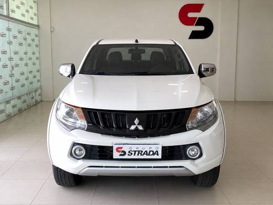 MITSUBISHI L200 TRITON 2.4 16V TURBO DIESEL SPORT HPE CD 4P 4X4 AUTOMÁTICO