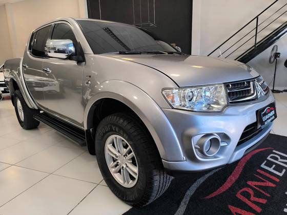 MITSUBISHI L200 TRITON 2.4 HLS CHROME 4X2 CD 16V FLEX 4P MANUAL