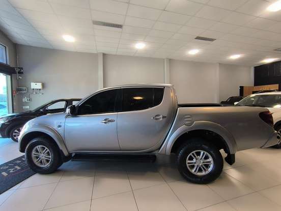 MITSUBISHI-L200 TRITON-2016