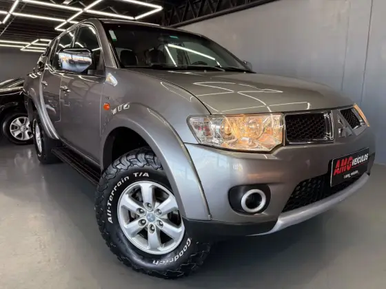 MITSUBISHI L200 TRITON 3.2 HPE 4X4 CD 16V TURBO INTERCOOLER DIESEL 4P AUTOMÁTICO