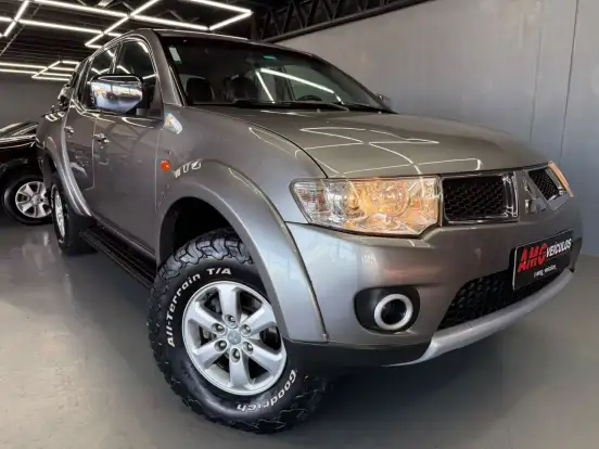 MITSUBISHI-L200 TRITON-3.2 HPE 4X4 CD 16V TURBO INTERCOOLER DIESEL 4P AUTOMÁTICO MITSUBISHI-L200 TRITON-2013