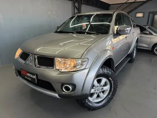 MITSUBISHI-L200 TRITON-3.2 HPE 4X4 CD 16V TURBO INTERCOOLER DIESEL 4P AUTOMÁTICO MITSUBISHI-L200 TRITON-2013