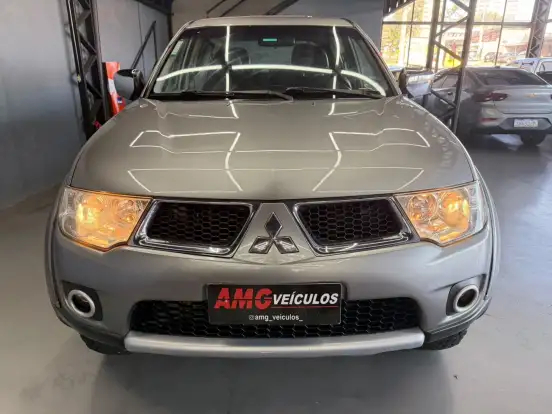 MITSUBISHI-L200 TRITON-3.2 HPE 4X4 CD 16V TURBO INTERCOOLER DIESEL 4P AUTOMÁTICO MITSUBISHI-L200 TRITON-2013
