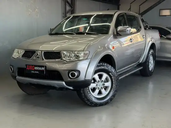 MITSUBISHI-L200 TRITON-3.2 HPE 4X4 CD 16V TURBO INTERCOOLER DIESEL 4P AUTOMÁTICO MITSUBISHI-L200 TRITON-2013