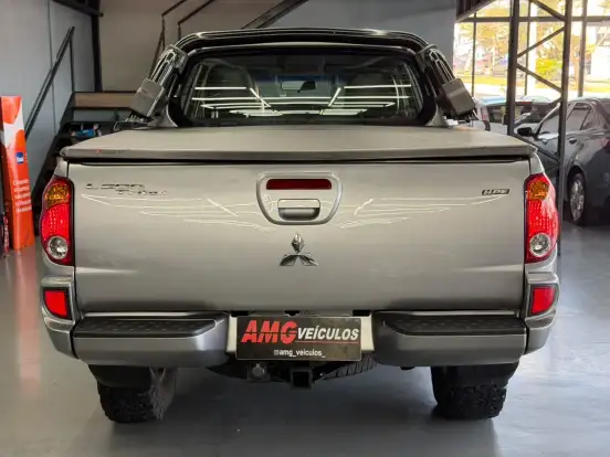 MITSUBISHI-L200 TRITON-3.2 HPE 4X4 CD 16V TURBO INTERCOOLER DIESEL 4P AUTOMÁTICO MITSUBISHI-L200 TRITON-2013