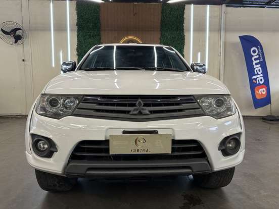 MITSUBISHI-L200 TRITON-3.5 HPE 4X4 CD V6 24V FLEX 4P AUTOMÁTICO MITSUBISHI-L200 TRITON-2014