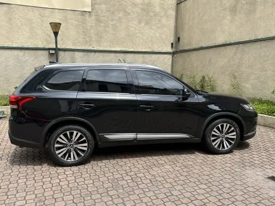 MITSUBISHI-OUTLANDER-2019