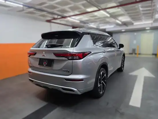 MITSUBISHI-OUTLANDER-2.4 PHEV HPE-S S-AWC DHT MITSUBISHI-OUTLANDER-2026
