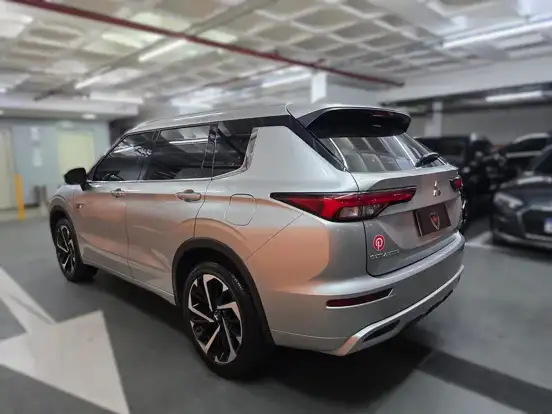 MITSUBISHI-OUTLANDER-2.4 PHEV HPE-S S-AWC DHT MITSUBISHI-OUTLANDER-2026
